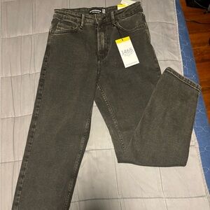 Stradivarius women’s black charcoal Mom Slim Straight Jeans